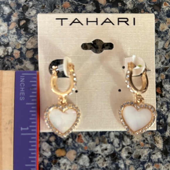 🆕 Dolce Giavonna Gold Heart Bracelet and Tahari Heart Earrings Set - Picture 5 of 5